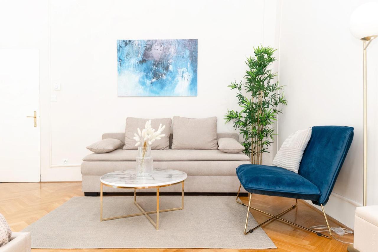 비엔나 Spacious And Near Metro I Close To Parks I Akh 아파트 외부 사진